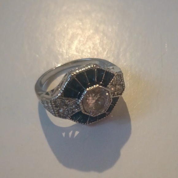 Silver and Blue Gemstone Ring - Picture 3 of 13